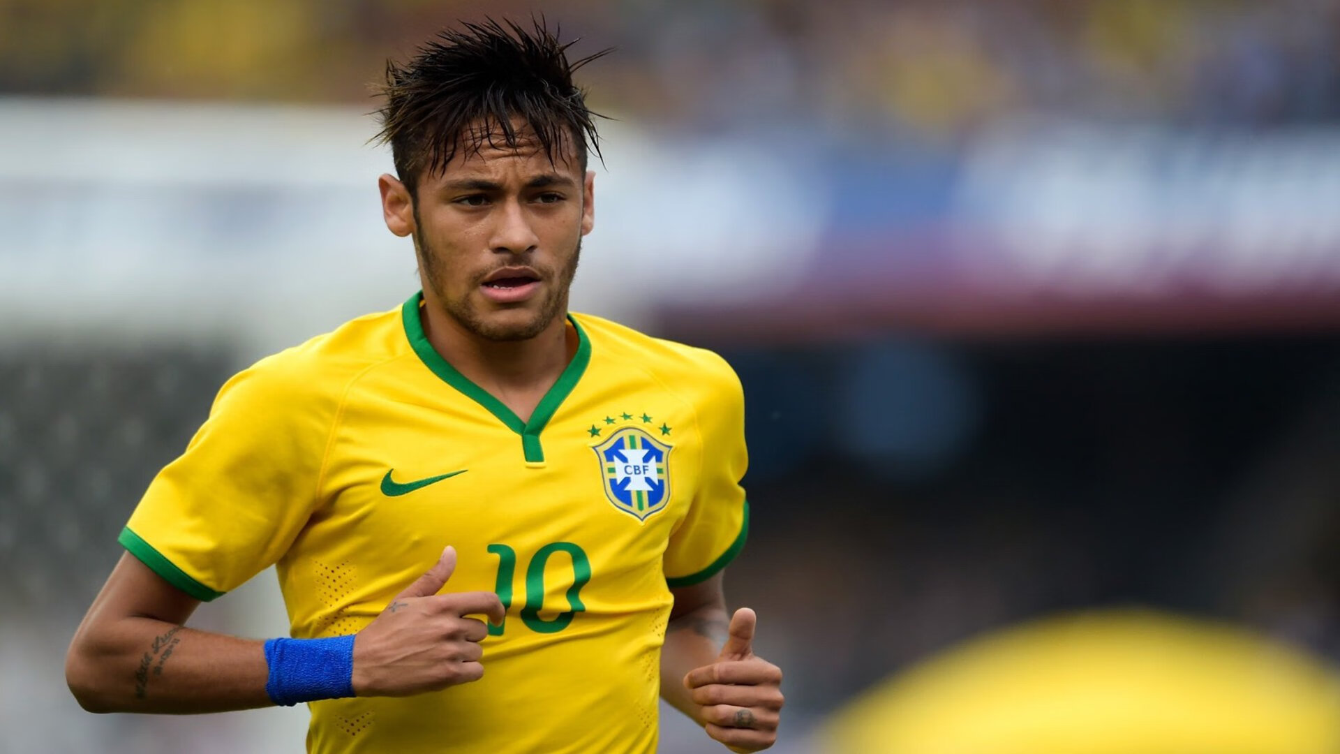 拜仁慕尼黑主场大胜，稳健领跑德甲积分榜，拜仁慕尼黑 主场